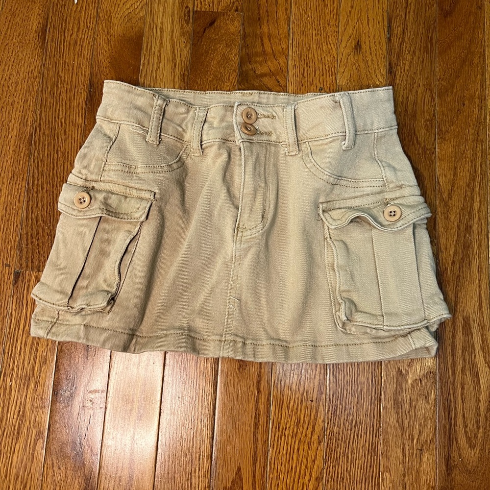SHEIN Beige Mini Skirt with Buttoned Pockets